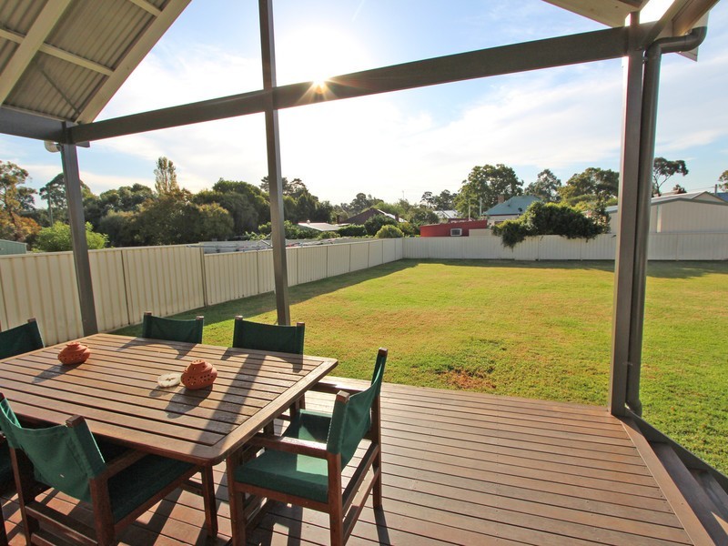 4 Price Street, Greta NSW 2334