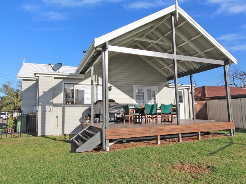 4 Price Street, Greta NSW 2334