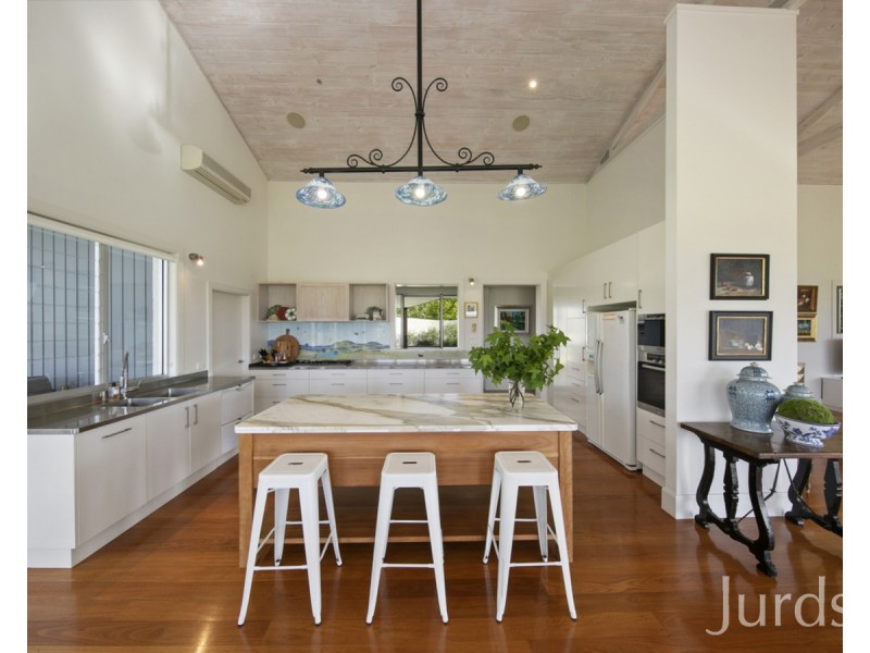 260 Wilderness Road, Lovedale NSW 2325