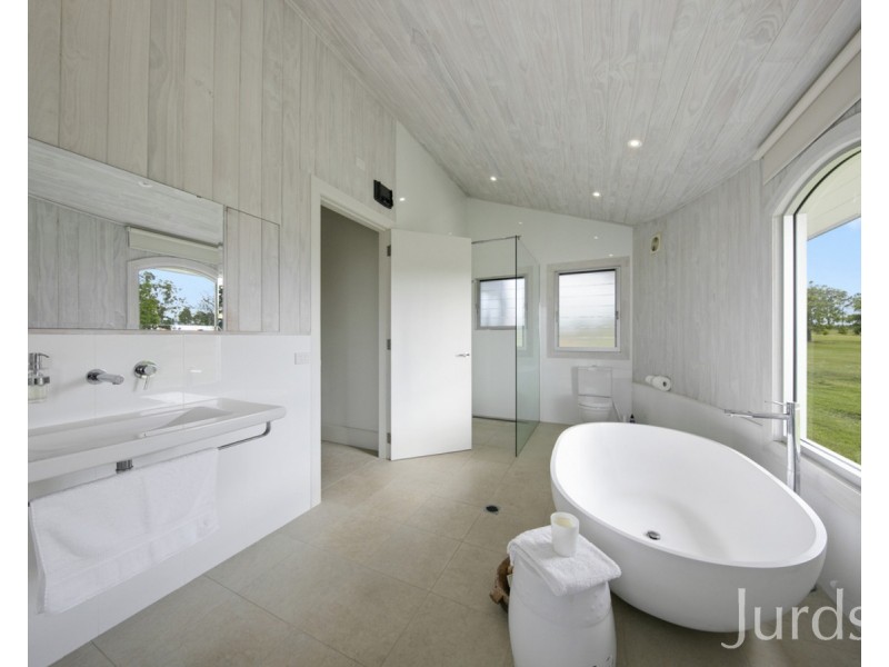 260 Wilderness Road, Lovedale NSW 2325