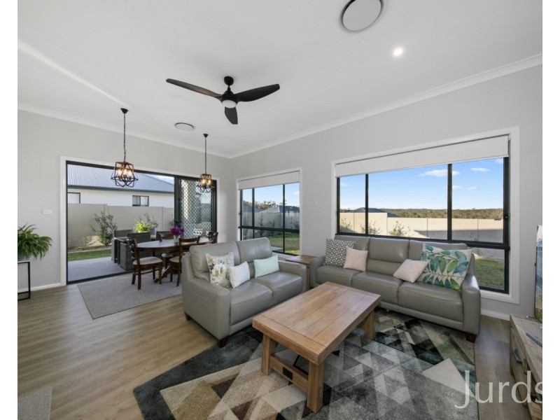 103 Tooze Circuit (Huntlee), North Rothbury NSW 2335