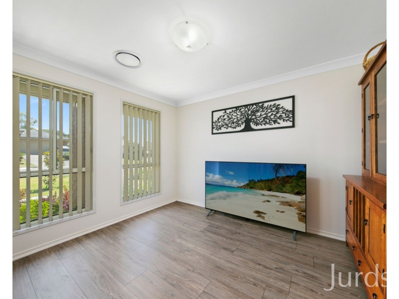 33 Trebbiano Drive, Cessnock NSW 2325