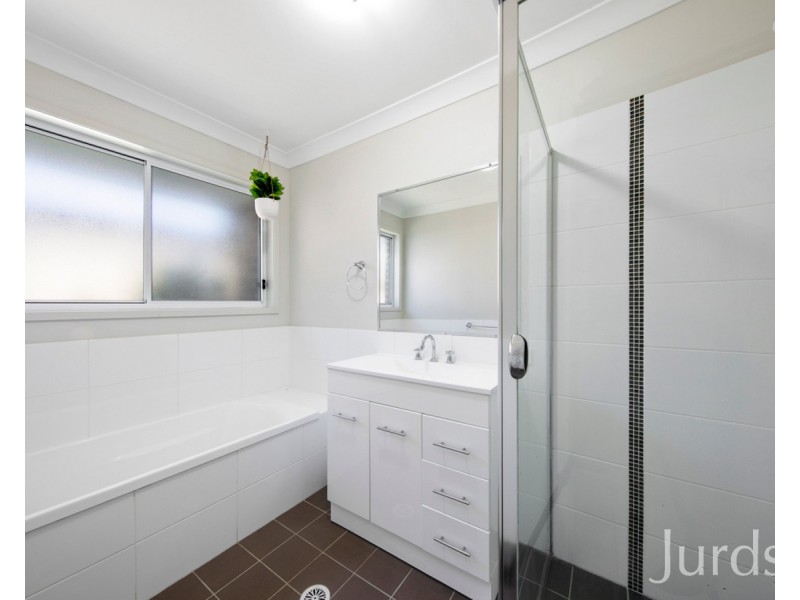 33 Trebbiano Drive, Cessnock NSW 2325