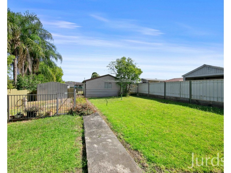 26 Tamworth Street, Abermain NSW 2326