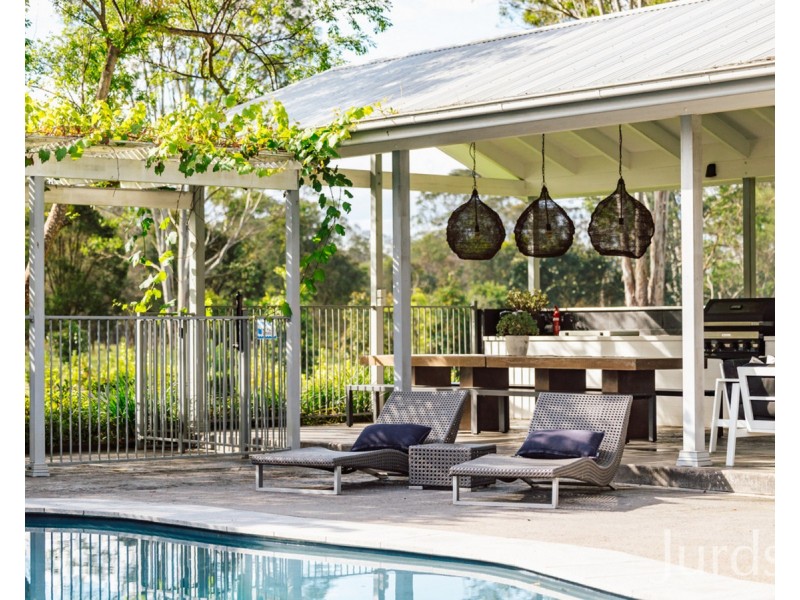 19 Brickmans Lane, Lovedale NSW 2325