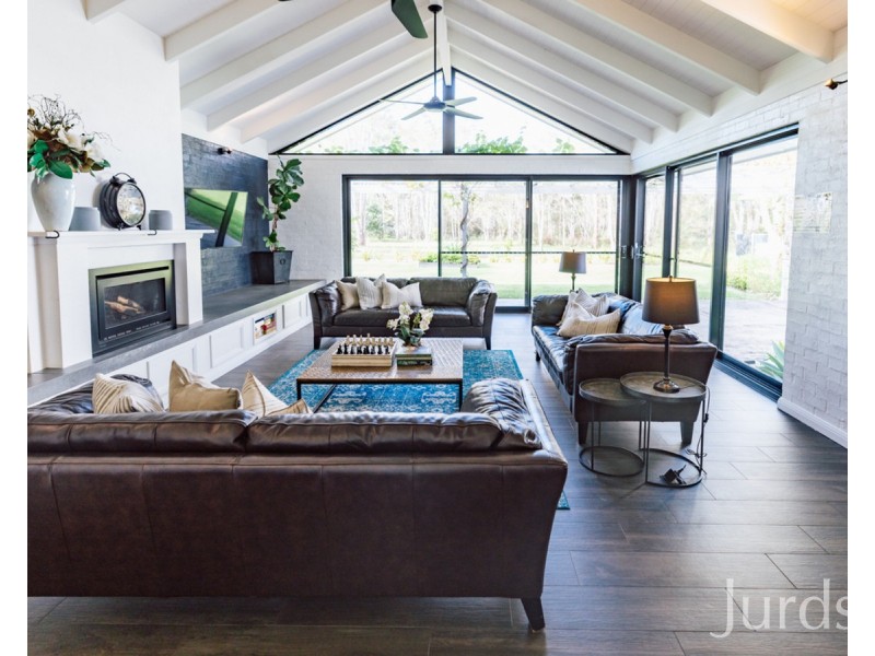 19 Brickmans Lane, Lovedale NSW 2325