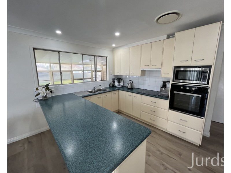 4 Fourth Street, Weston NSW 2326
