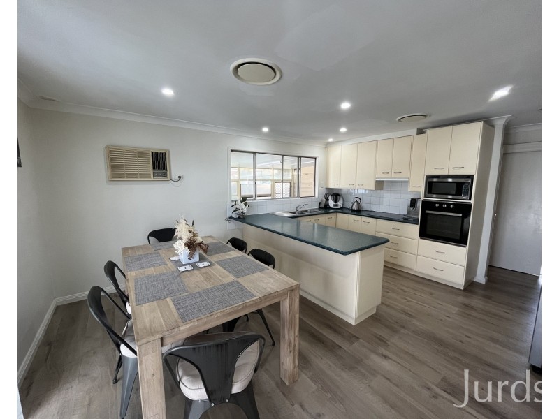 4 Fourth Street, Weston NSW 2326