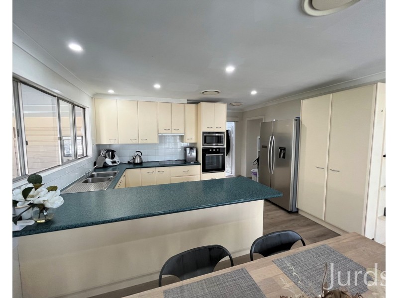 4 Fourth Street, Weston NSW 2326