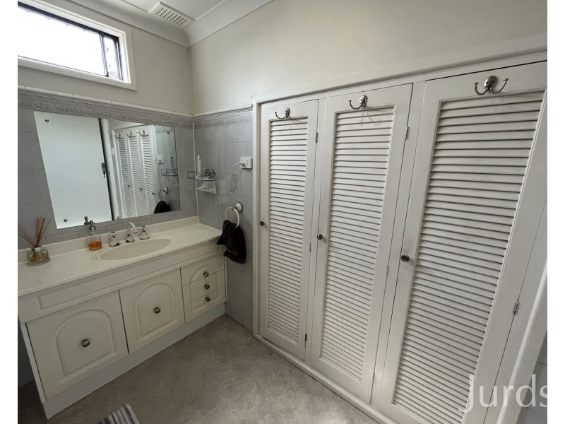4 Fourth Street, Weston NSW 2326
