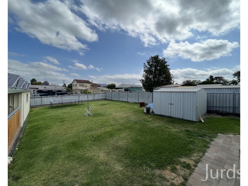 4 Fourth Street, Weston NSW 2326