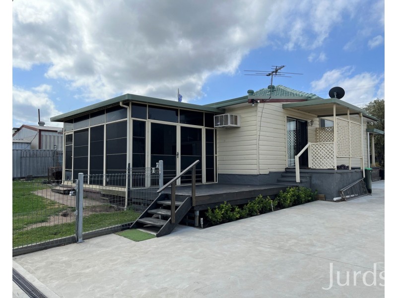 4 Fourth Street, Weston NSW 2326