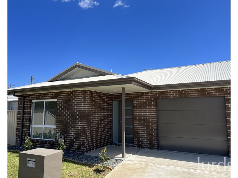 1+2/35 Evans Street, Cessnock NSW 2325