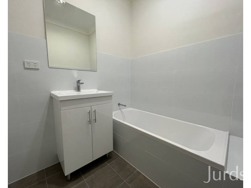 1+2/35 Evans Street, Cessnock NSW 2325