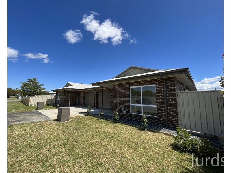 1+2/35 Evans Street, Cessnock NSW 2325