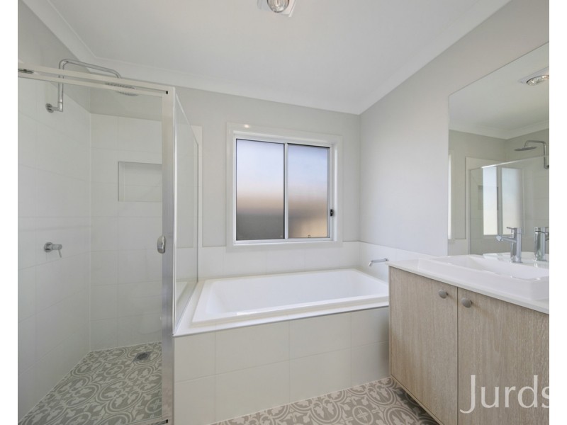 17 Moran Parkway, North Rothbury NSW 2335