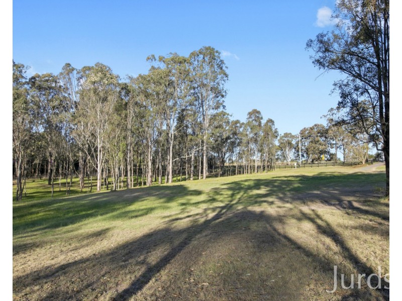 15 Merewether Close, North Rothbury NSW 2335