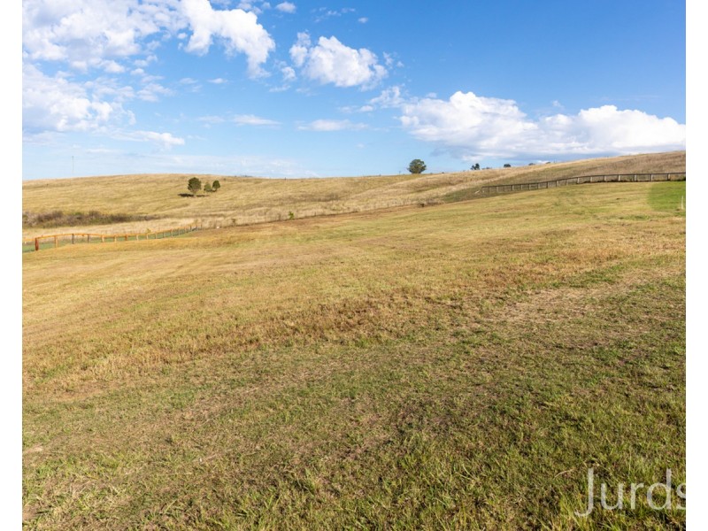 41 Pin Oak Circuit, Branxton NSW 2335