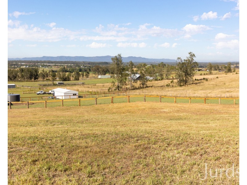 41 Pin Oak Circuit, Branxton NSW 2335