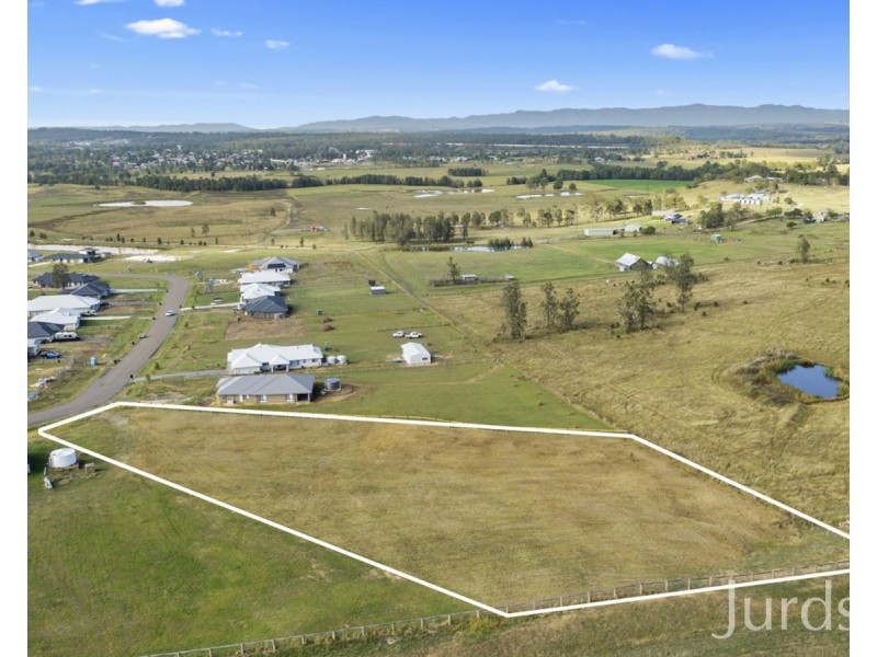 41 Pin Oak Circuit, Branxton NSW 2335