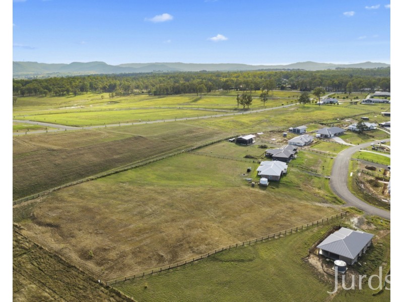 41 Pin Oak Circuit, Branxton NSW 2335