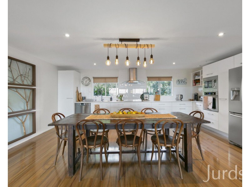 249 Bimbadeen Road, Mount View NSW 2325