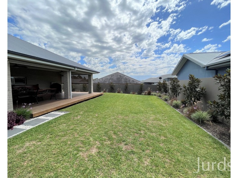 16 Kinnavane Road, North Rothbury NSW 2335