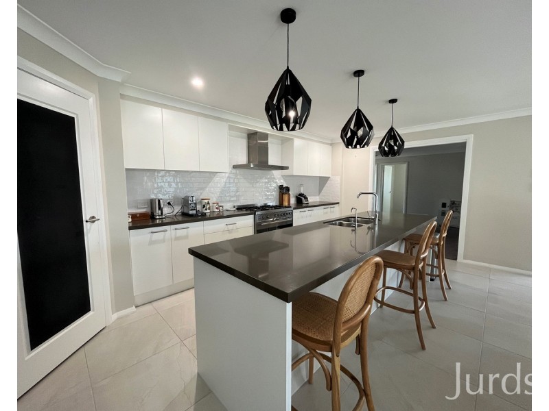 16 Kinnavane Road, North Rothbury NSW 2335
