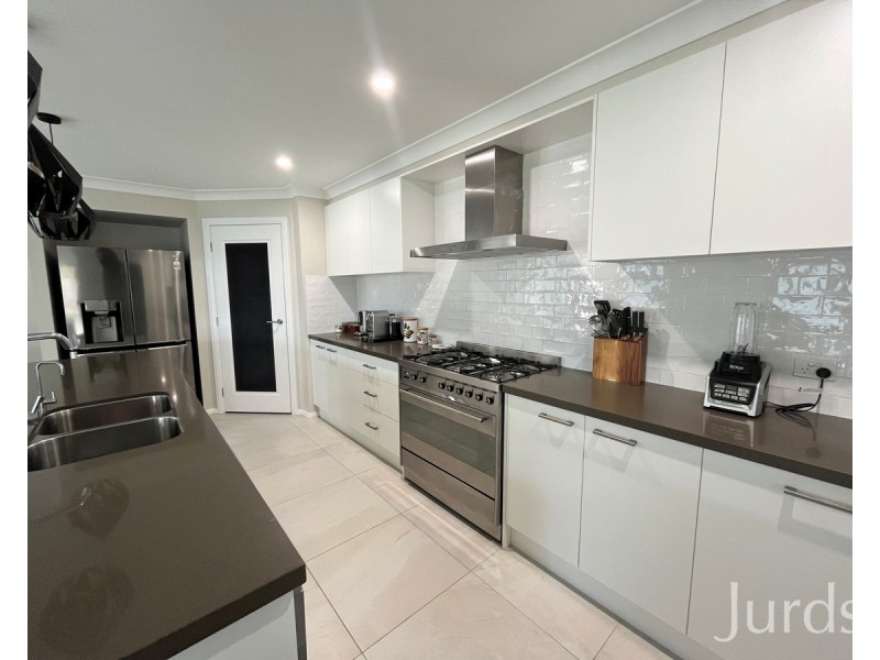 16 Kinnavane Road, North Rothbury NSW 2335