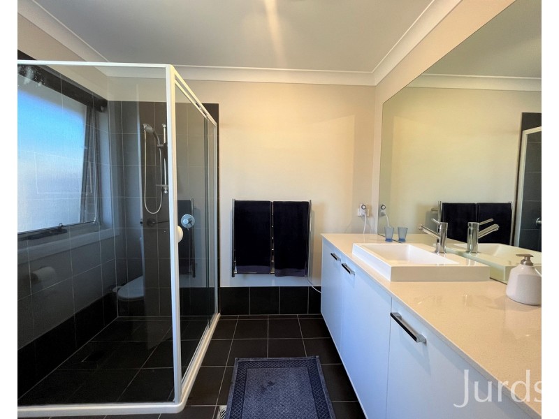 16 Kinnavane Road, North Rothbury NSW 2335
