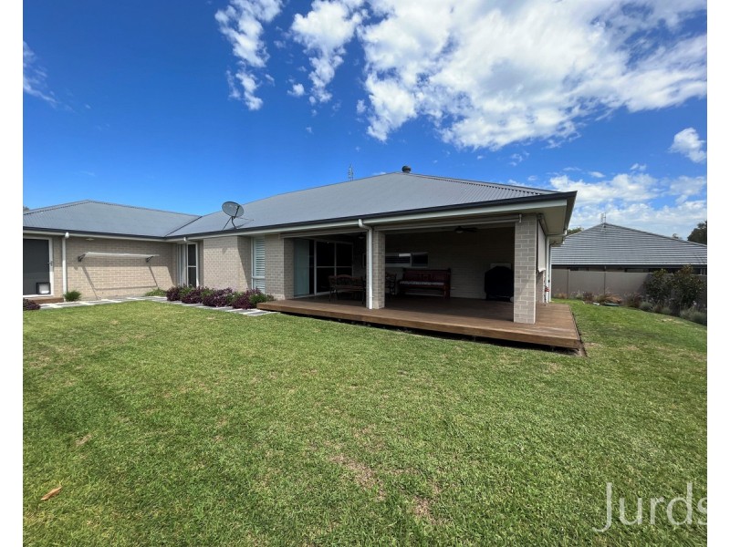 16 Kinnavane Road, North Rothbury NSW 2335