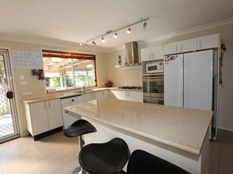 37 Mitchell Street, North Rothbury NSW 2335