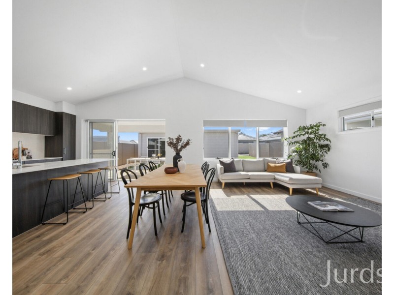 26 Wethered Crescent, North Rothbury NSW 2335