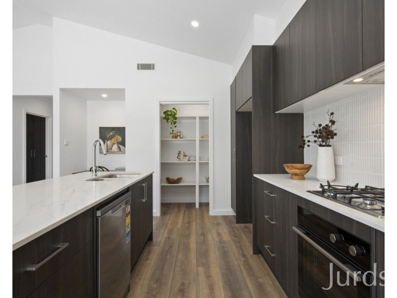 26 Wethered Crescent, North Rothbury NSW 2335