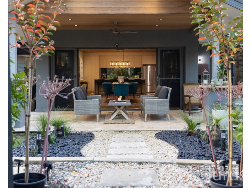 2 Maculata Place, Pokolbin NSW 2320