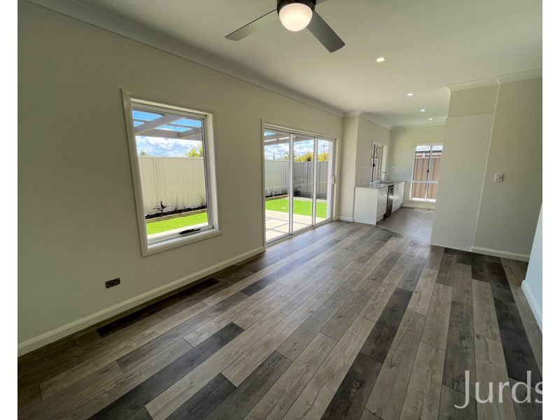 2/35 Evans Street, Cessnock NSW 2325