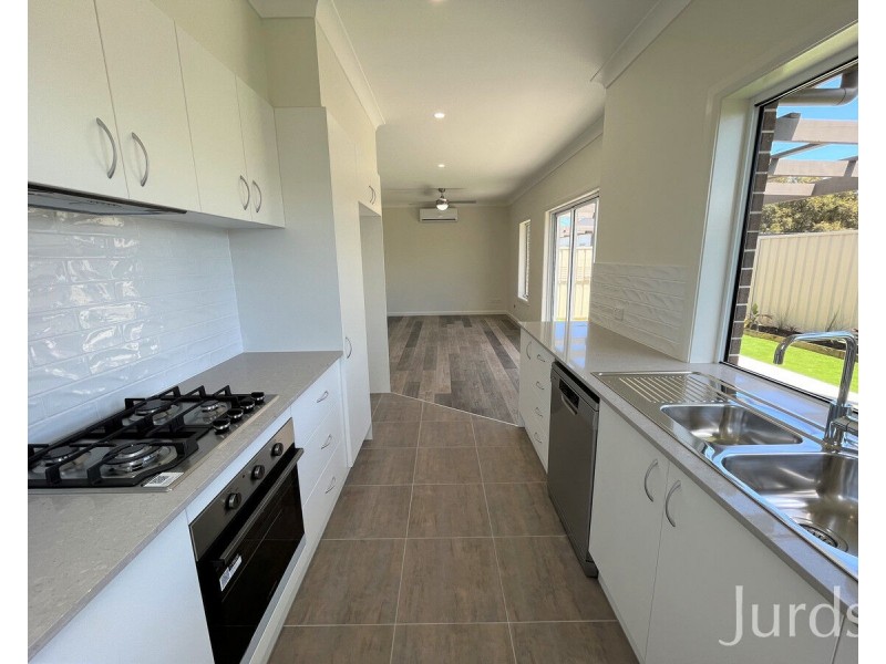 2/35 Evans Street, Cessnock NSW 2325