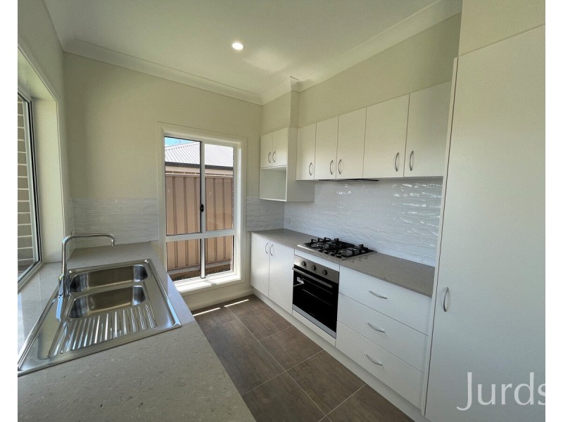 2/35 Evans Street, Cessnock NSW 2325