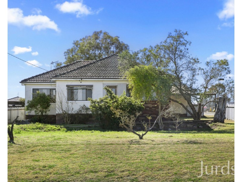 11 Rothbury Street, North Rothbury NSW 2335