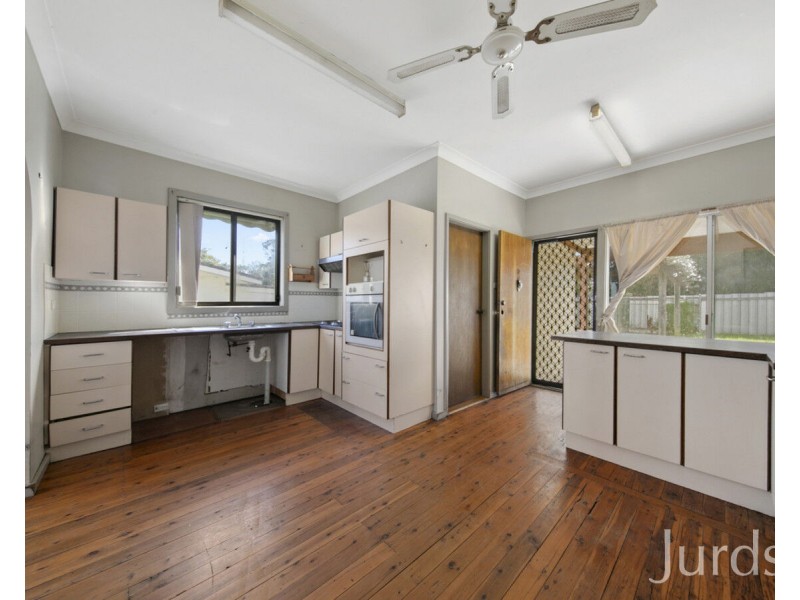 11 Rothbury Street, North Rothbury NSW 2335