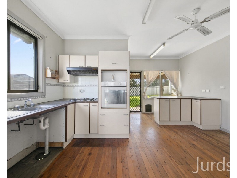 11 Rothbury Street, North Rothbury NSW 2335