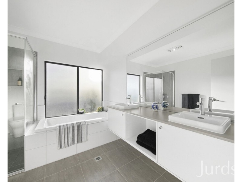 82 Kesterton Rise, North Rothbury NSW 2335