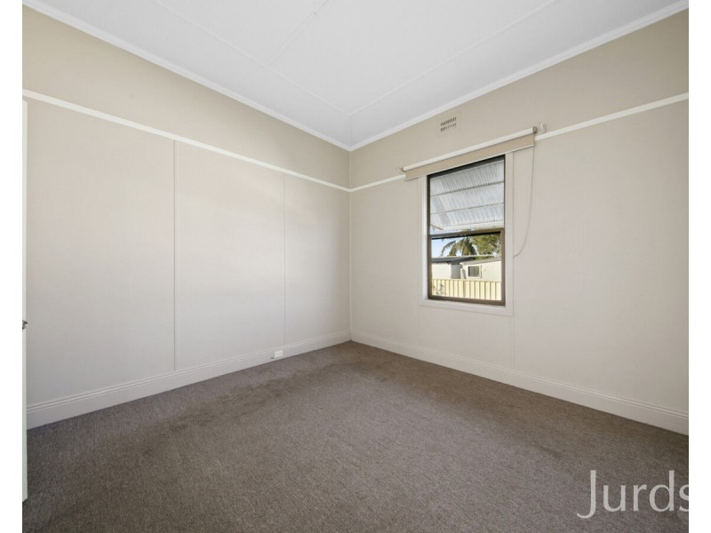 14 Daniel Street, Cessnock NSW 2325