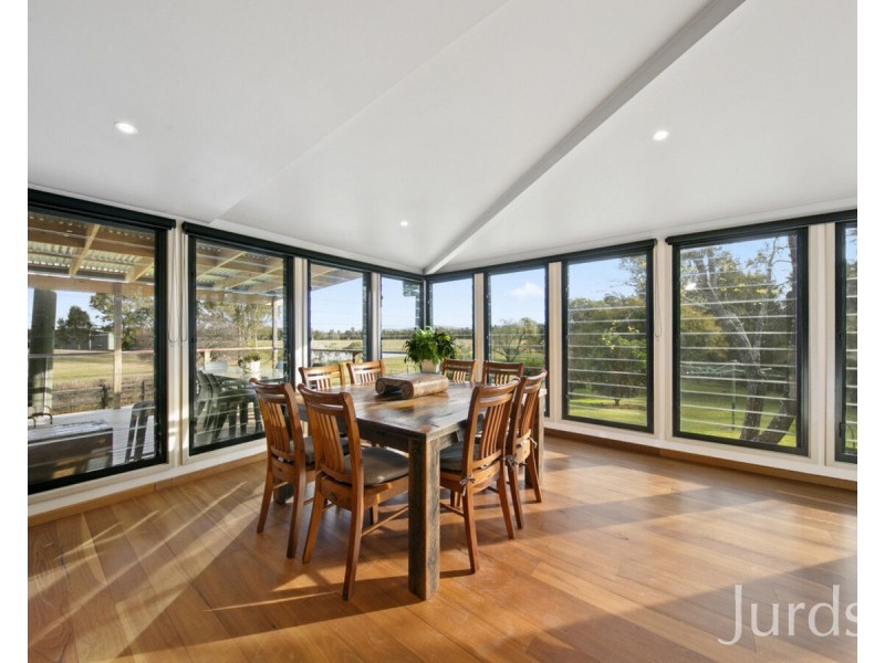 319 Wilderness Road, Lovedale NSW 2325