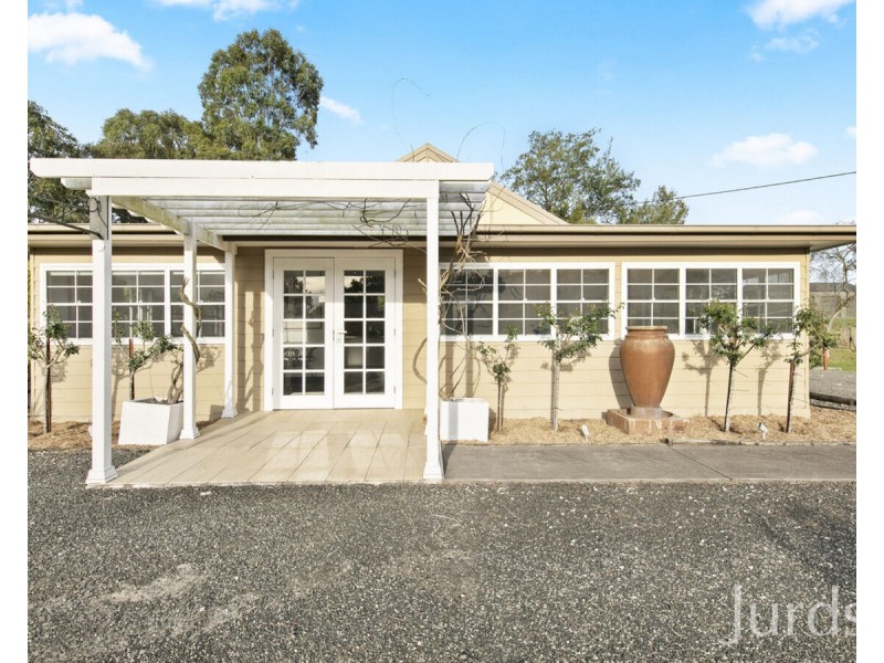 319 Wilderness Road, Lovedale NSW 2325