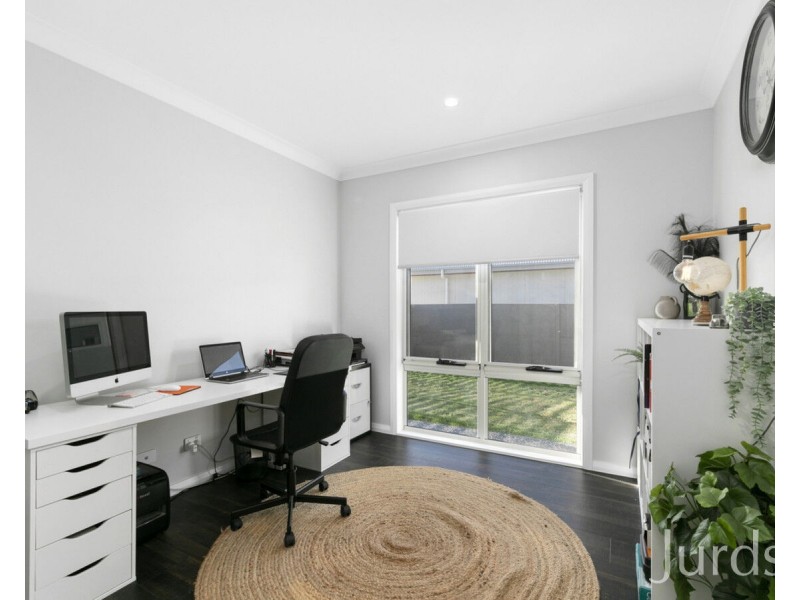16 Moran Parkway, North Rothbury NSW 2335