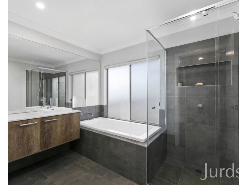 16 Moran Parkway, North Rothbury NSW 2335