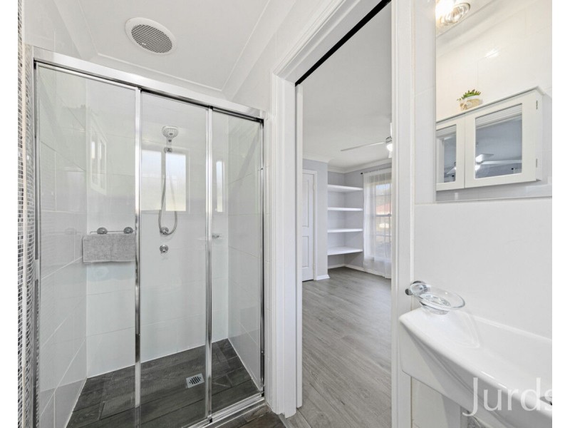 9 Links Avenue, Cessnock NSW 2325