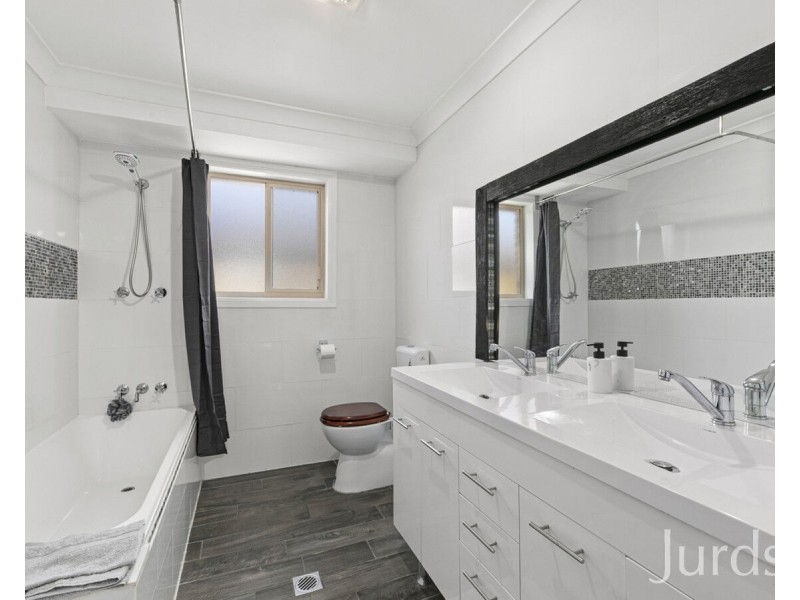 9 Links Avenue, Cessnock NSW 2325