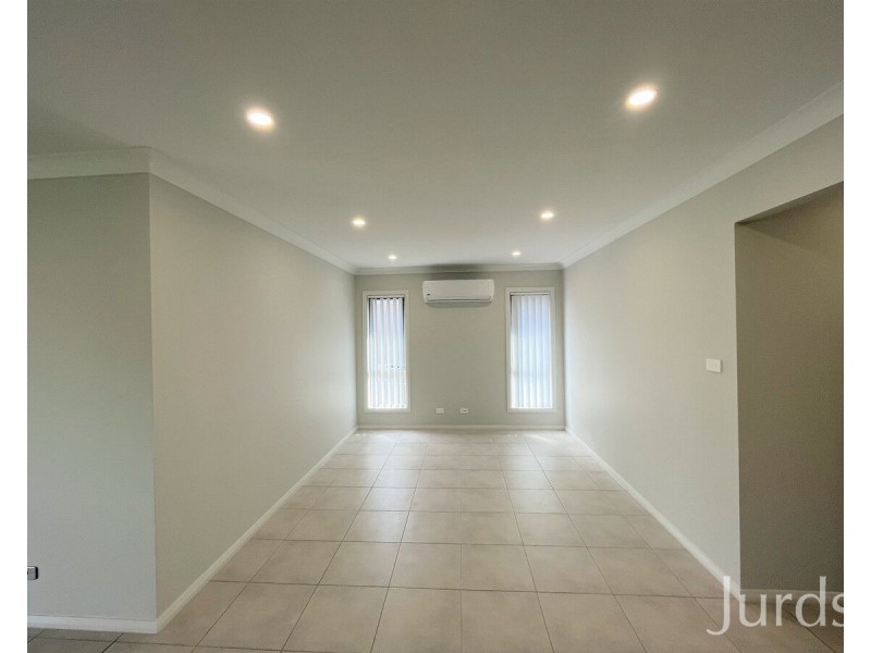 142 Triton Boulevard, North Rothbury NSW 2335